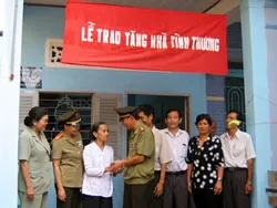 10 năm, vận động hơn 41 tỷ đồng để chăm lo cho người nghèo