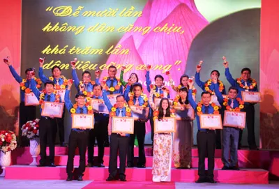 Tuyên dương 18 cán bộ công chức viên chức trẻ giỏi, thân thiện năm 2014