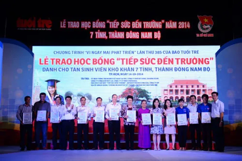 Hơn 200 suất học bổng cho tân sinh viên có hoàn cảnh khó khăn