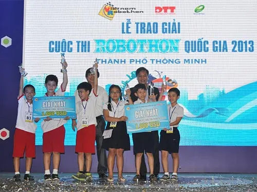 Khởi tranh giải Robothon quốc gia năm 2014