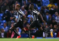 Manchester City thành cựu vô địch tại League Cup