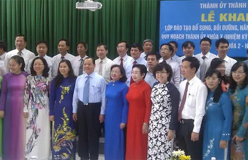 Đào tạo bổ sung, bồi dưỡng, nâng cao kiến thức cho cán bộ nguồn quy hoạch Thành ủy