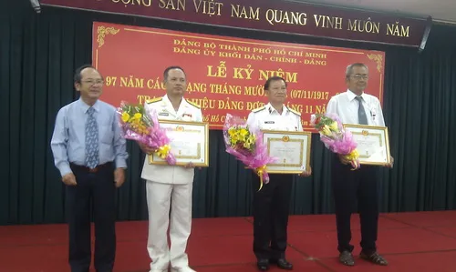 Đảng ủy Khối Dân-Chính-Đảng kỷ niệm 97 năm Cách mạng Tháng Mười Nga