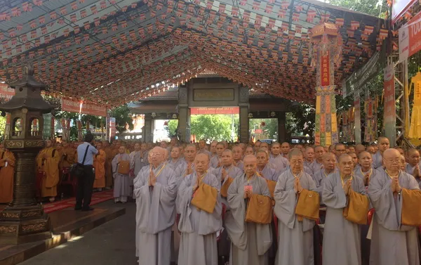 Hàng ngàn người dự Đại lễ tưởng niệm cầu siêu cho các nạn nhân tử nạn vì tai nạn giao thông 2014 