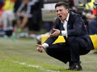 Inter sa thải Mazzarri, dọn chỗ mời Mancini trở lại