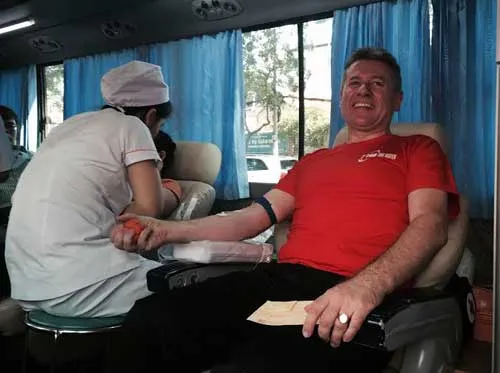 Hơn 500 người tham gia hiến máu nhân đạo