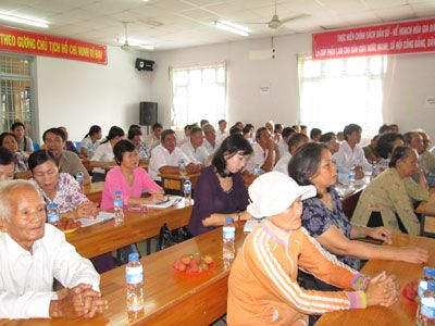 Tổ đại biểu HĐND TPHCM tiếp xúc cử tri Bình Chánh