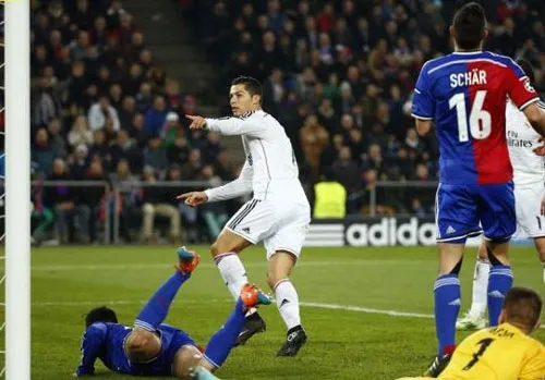 Còn mỗi Real Madrid toàn thắng tại Champions League