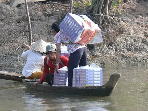 Tăng thuế tiêu thụ đặc biệt đối với thuốc lá phải đi liền với chống buôn lậu