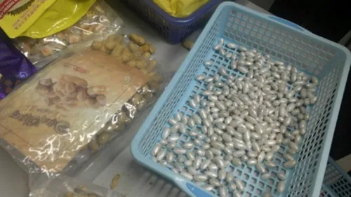 Hai vụ vận chuyển trái phép 3,3 kg heroin qua cửa khẩu sân bay Tân Sơn Nhất bị bắt giữ 