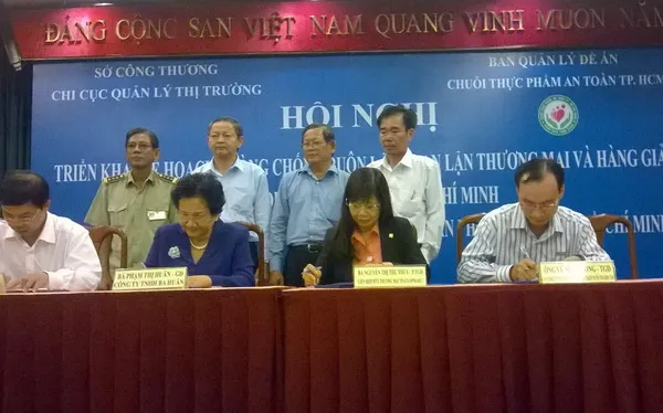 TPHCM kiên quyết bài trừ buôn lậu, hàng gian, hàng giả dịp cuối năm