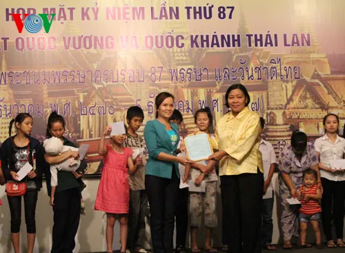 Kỷ niệm Quốc khánh Thái Lan