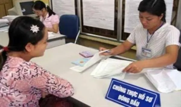 Công chứng để giao dịch đất đai đúng pháp luật