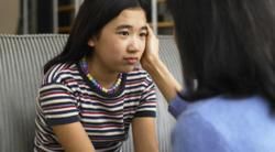 Bạo lực, chì chiết khiến trẻ chai lì hơn 