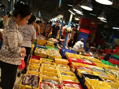 Chợ đầu mối Bình Điền sẵn sàng cho Tết với giá rẻ và ổn định