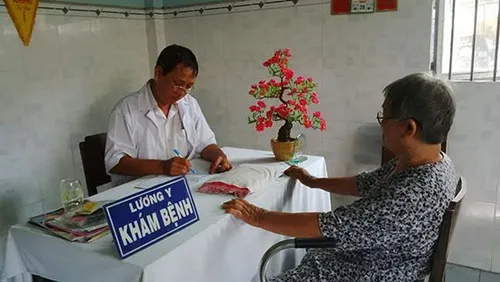 Phòng khám Đông y miễn phí đình Xuân Thới Thượng – điểm tựa của bệnh nhân nghèo