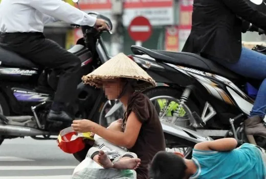 TPHCM sẽ có chế độ hỗ trợ cho người báo tin khi phát hiện người ăn xin
