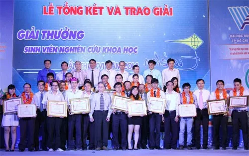 Trao giải thưởng sinh viên nghiên cứu khoa học – Euréka năm 2014