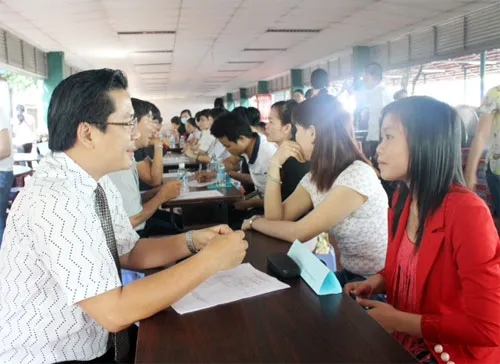 Quận Gò Vấp: Hỗ trợ gần 400 triệu mua vé xe về Tết cho công nhân