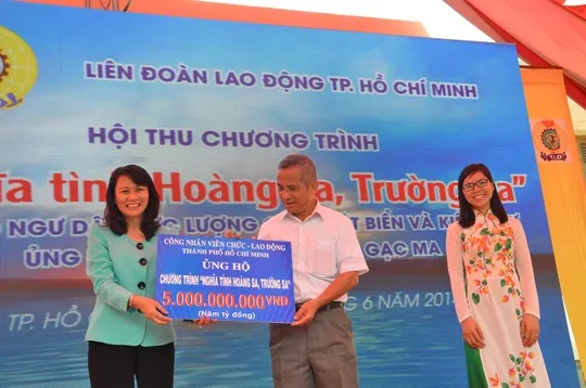  Hướng về biển đảo quê hương