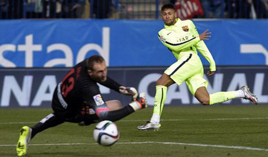 Neymar ghi 2 bàn, đưa Barcelona vào bán kết