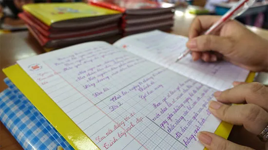 Giáo viên nặng gánh sổ sách