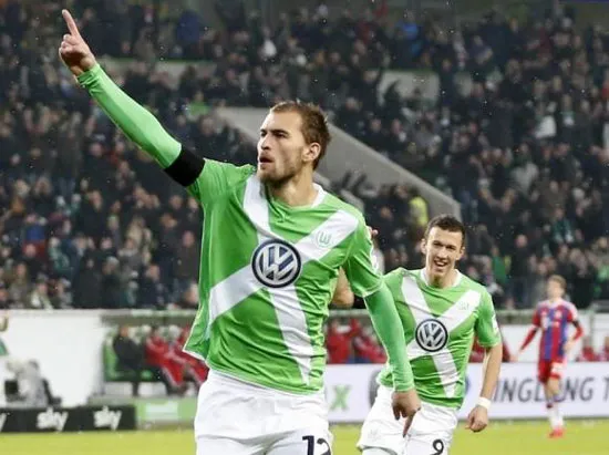 Bayern Munich gục ngã trước Wolfsburg