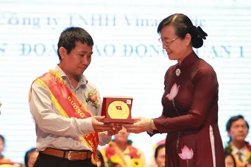 Mãi xứng đáng là người Đảng viên gương mẫu