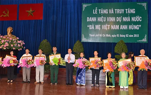 Lễ tặng và truy tặng 72 danh hiệu bà mẹ Việt Nam anh hùng