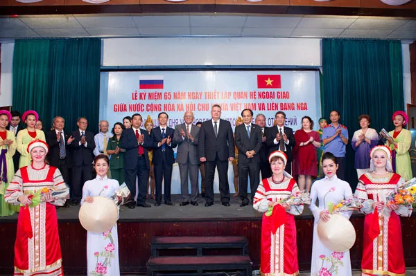 Kỷ niệm 65 năm thiết lập quan hệ ngoại giao Việt Nam – Liên bang Nga