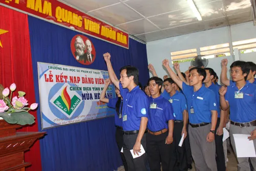 TPHCM kết nạp hơn 5.000 đảng viên ở các quận - huyện