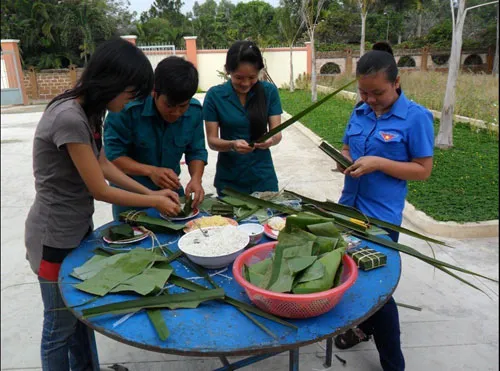 Vui Tết Ất Mùi 2015 cùng thanh niên công nhân xa quê