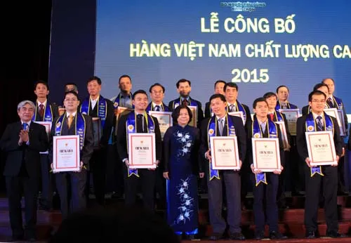522 doanh nghiệp đạt danh hiệu Hàng Việt Nam chất lượng cao 2015