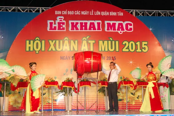 Bình Tân huy động 53 tỷ đồng chăm lo Tết
