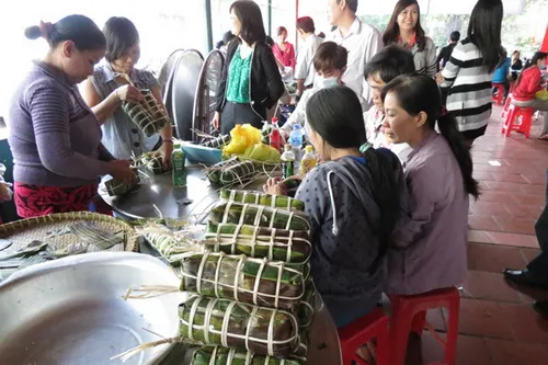 Ngày hội gói bánh tét tặng công nhân lao động có hoàn cảnh khó khăn 