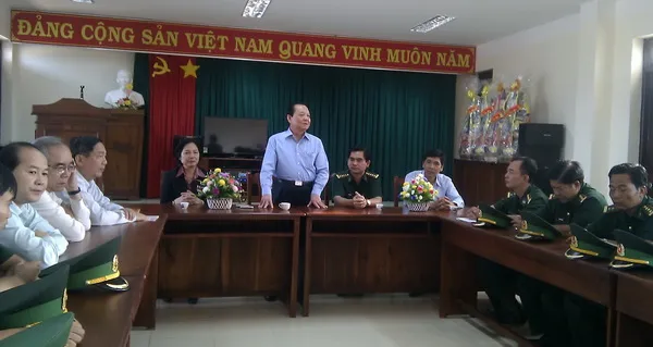 Bí thư Thành ủy thăm chúc Tết Bộ đội biên phòng và đồng bào nghèo huyện Cần Giờ