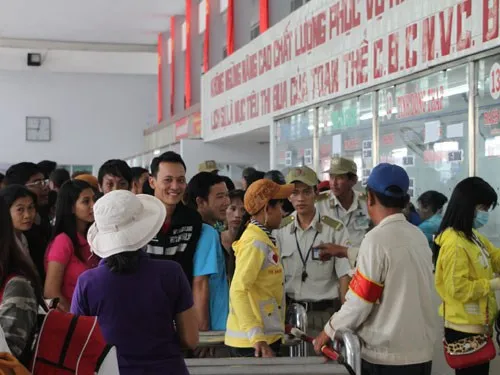 Tạo mọi điều kiện để người dân về quê ăn Tết