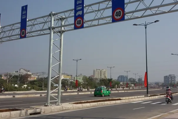 Thông xe thêm 4km đường Phạm Văn Đồng
