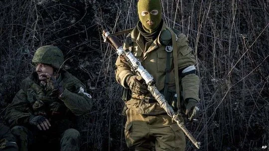 Ukraine: Lệnh ngừng bắn chết yểu? 