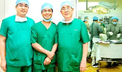 Thăm hỏi y, bác sĩ nhân ngày Thầy thuốc Việt Nam