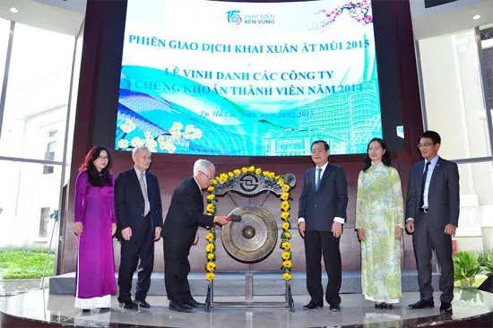 Phiên giao dịch khai Xuân Ất Mùi 2015 tại HOSE