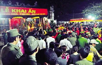 Đảm bảo an ninh cho du khách thập phương về dự Lễ khai ấn Đền Trần