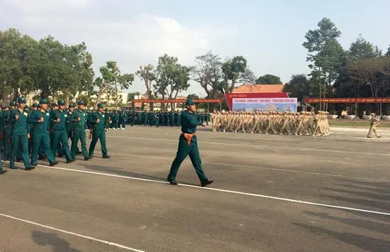 Lực lượng vũ trang thành phố ra quân huấn luyện năm 2015