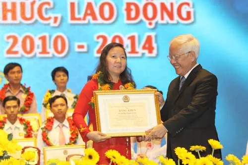 Biểu dương điển hình tiên tiến trong công nhân viên chức lao động TPHCM
