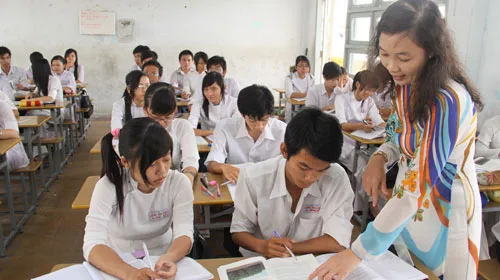 Các trường THPT nặng gánh ôn thi “2 trong 1”