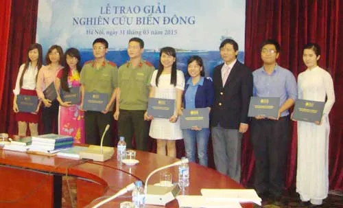 Trao giải công trình nghiên cứu biển Đông năm 2014