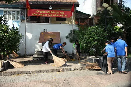 Quận 1 - Hơn 4.000 người đi bộ thực hiện tổng vệ sinh, chấn chỉnh trật tự đô thị 
