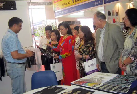 Ấn Độ triển lãm các linh kiện, máy móc, thiết bị, nguyên phụ liệu dệt và may tại TP.HCM