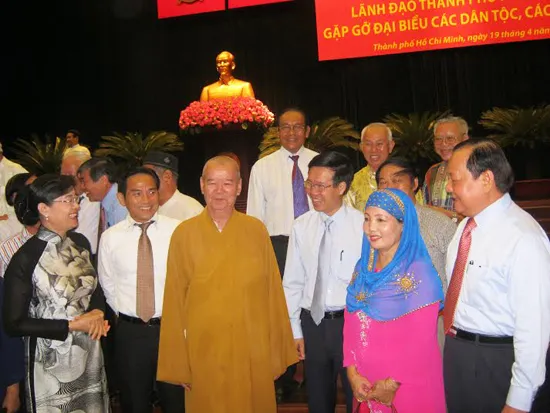 Lãnh đạo thành phố gặp gỡ 250 đại biểu đồng bào các dân tộc, tôn giáo