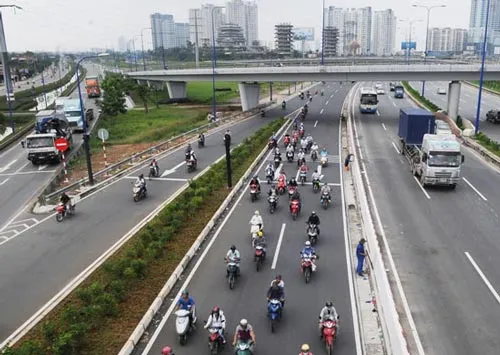 Đối thoại cùng CQTP tháng 4/2015: TPHCM 40 năm xây dựng và phát triển